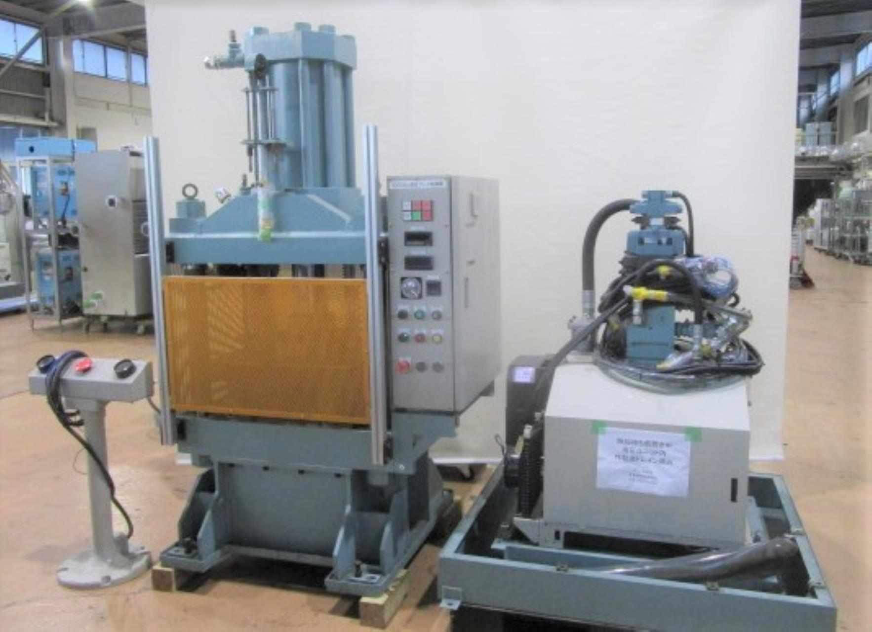 油圧プレス機 1000KN